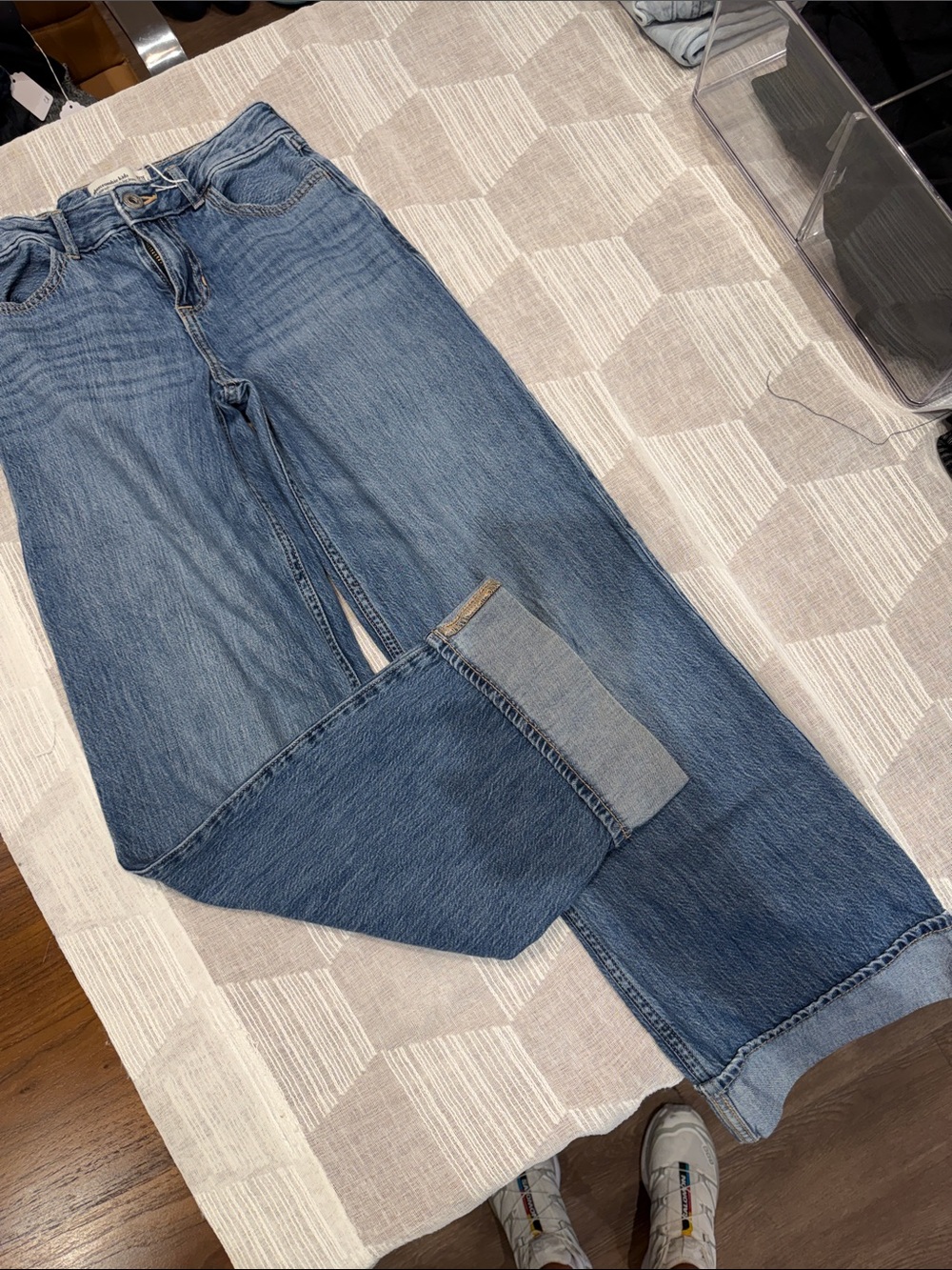 abercrombie kids Wide-Leg Jeans in Medium Blue Wash 9/10 Long